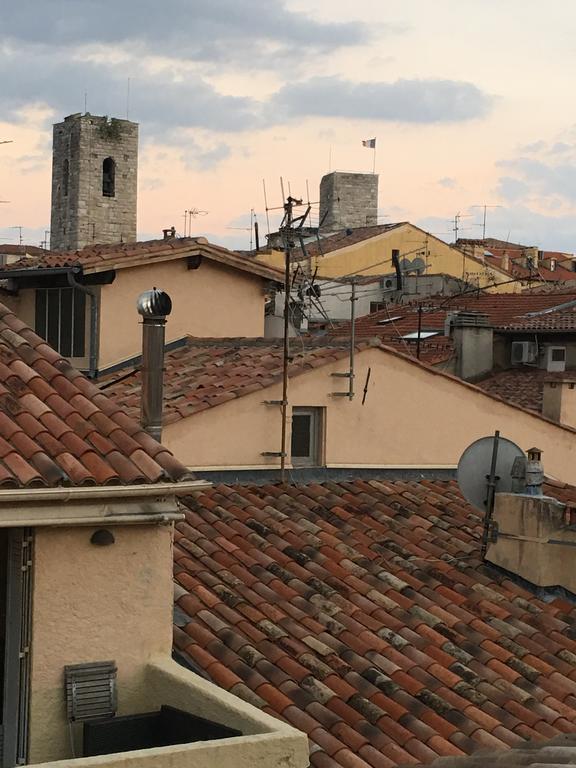 Light Filled Penthouse In Old Antibes. Heart Of The Riviera Exterior foto